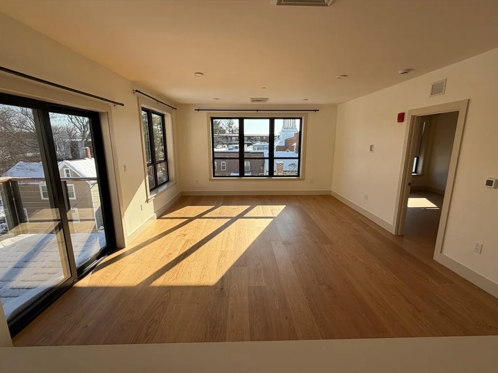 2 bed, 2 bath apartment for rent at 1025 Massachusetts Ave Unit 302, Arlington Heights — photo 3 of 20