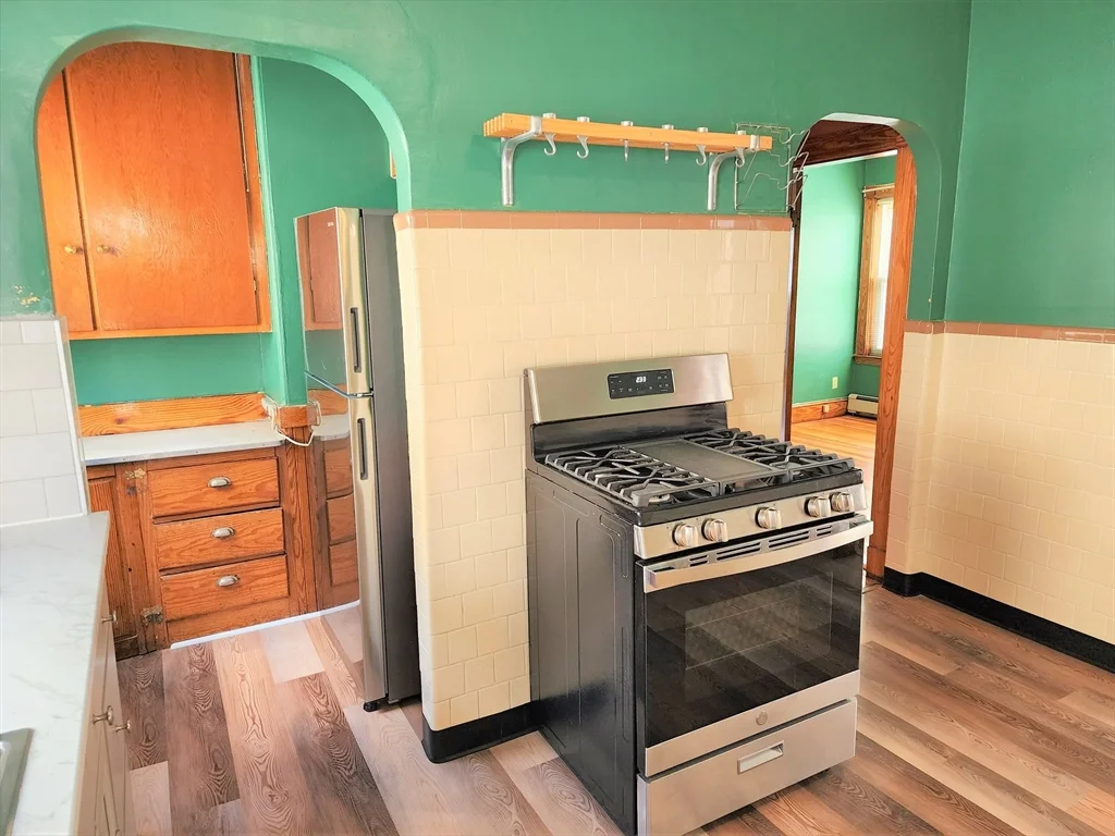 3 bed, 2 bath apartment for rent at 1027 Broadway Unit 1, Tufts University — photo 4 of 20