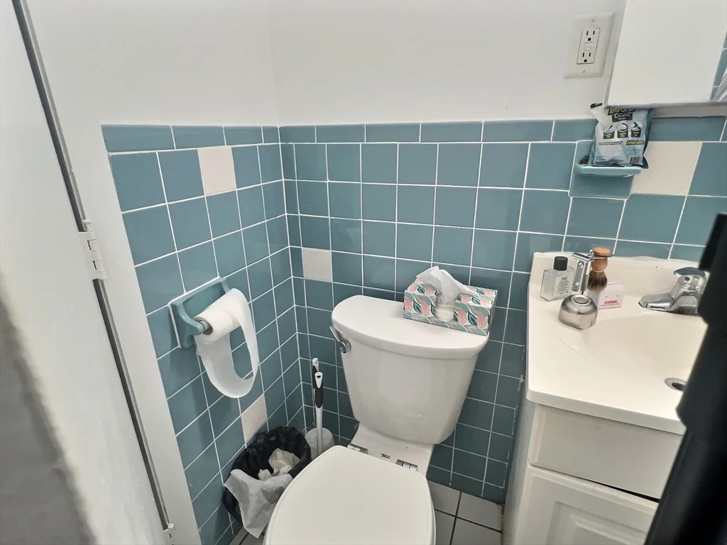 1 bed, 1 bath apartment for rent at 1027 Commonwealth Ave Unit 12, Allston — photo 7 of 8