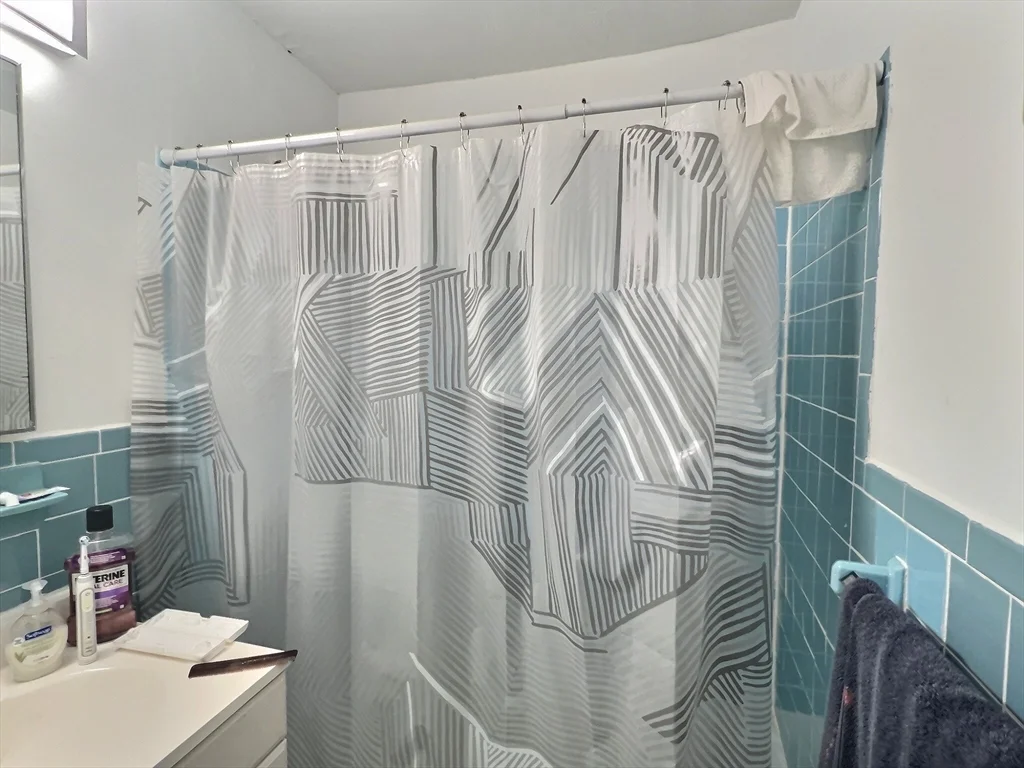 1 bed, 1 bath apartment for rent at 1027 Commonwealth Ave Unit 12, Allston — photo 6 of 8