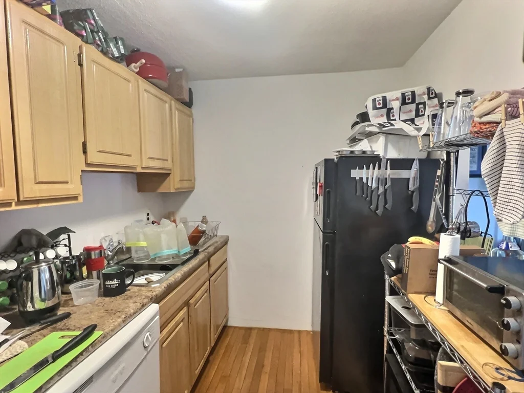1 bed, 1 bath apartment for rent at 1027 Commonwealth Ave Unit 12, Allston — photo 3 of 8