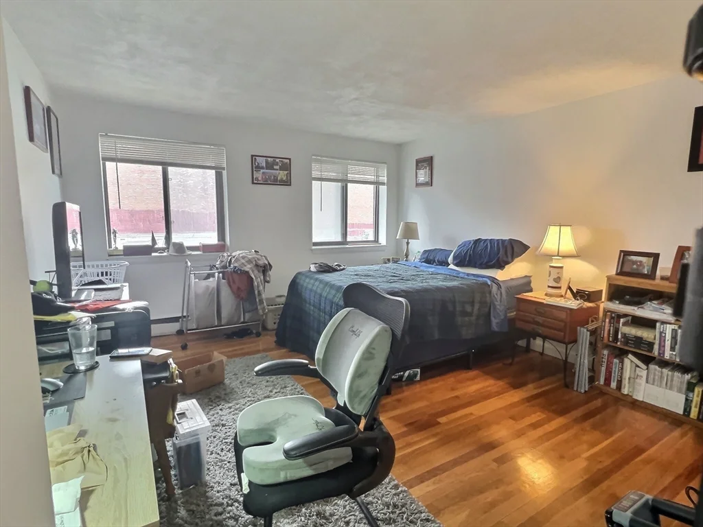 1 bed, 1 bath apartment for rent at 1027 Commonwealth Ave Unit 12, Allston — photo 4 of 8