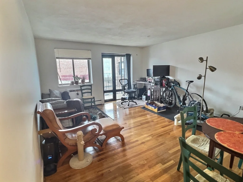1 bed, 1 bath apartment for rent at 1027 Commonwealth Ave Unit 17, Allston — photo 2 of 6