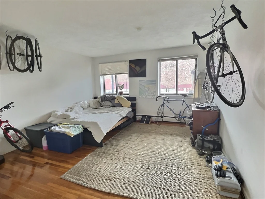 1 bed, 1 bath apartment for rent at 1027 Commonwealth Ave Unit 17, Allston — photo 4 of 6