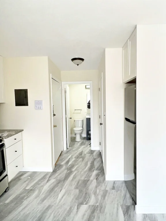 Studio bed, 1 bath apartment for rent at 1027 Commonwealth Ave Unit 20, Allston — photo 2 of 4