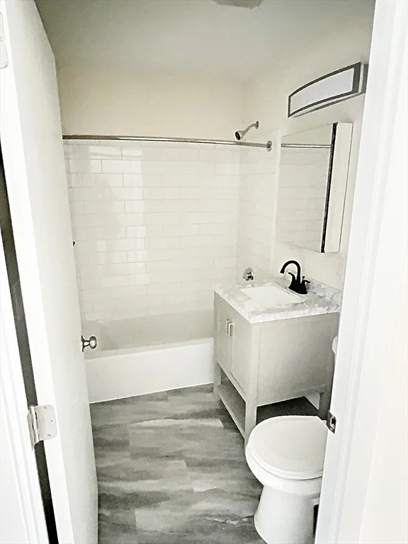 Studio bed, 1 bath apartment for rent at 1027 Commonwealth Ave Unit 20, Allston — photo 3 of 4