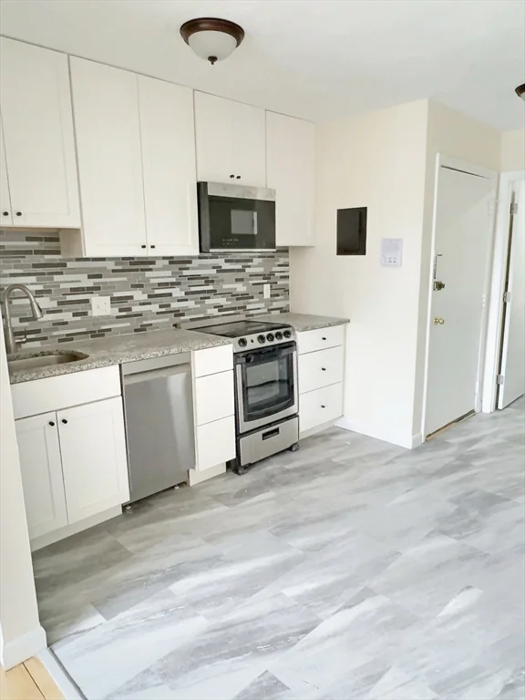 Studio bed, 1 bath apartment for rent at 1027 Commonwealth Ave Unit 20, Allston — photo 1 of 4