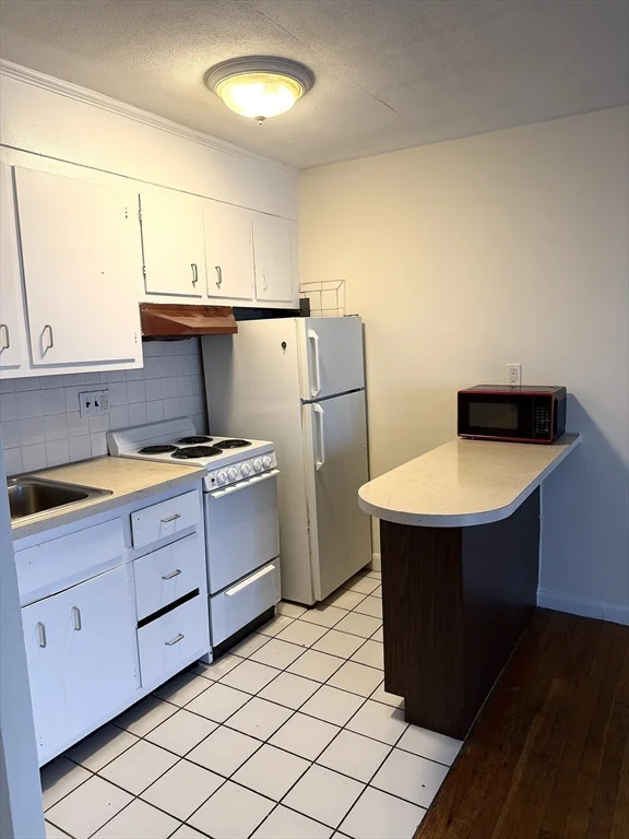 Studio bed, 1 bath apartment for rent at 1027 Commonwealth Ave Unit 23, Allston — photo 5 of 8