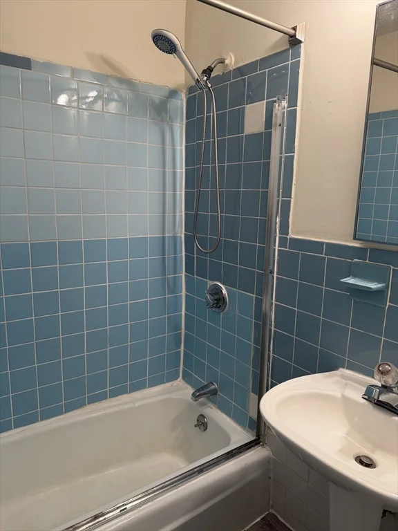 Studio bed, 1 bath apartment for rent at 1027 Commonwealth Ave Unit 23, Allston — photo 7 of 8