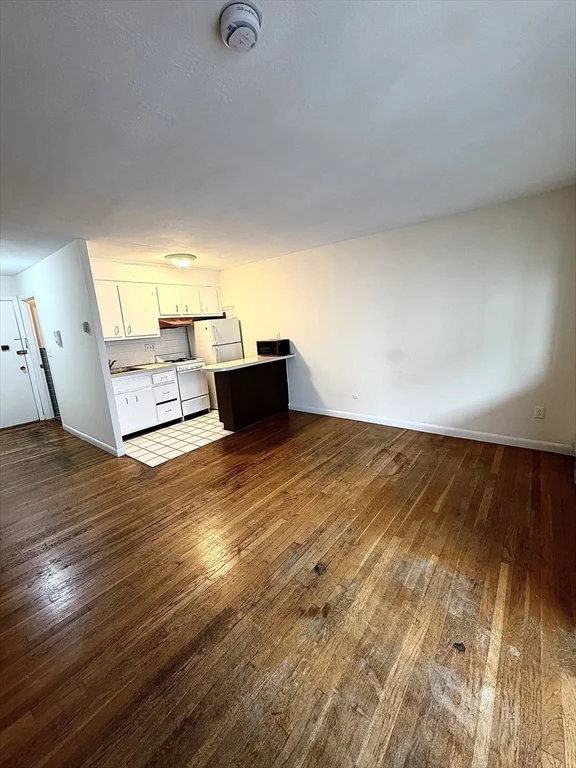 Studio bed, 1 bath apartment for rent at 1027 Commonwealth Ave Unit 23, Allston — photo 4 of 8