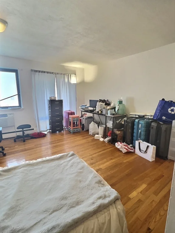 Studio bed, 1 bath apartment for rent at 1027 Commonwealth Ave Unit 24, Allston — photo 2 of 5
