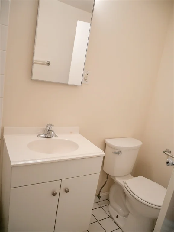 Studio bed, 1 bath apartment for rent at 1027 Commonwealth Ave Unit 25, Allston — photo 4 of 6