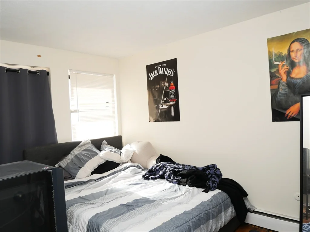 2 bed, 1 bath apartment for rent at 1027 Commonwealth Ave Unit 27, Allston — photo 3 of 6