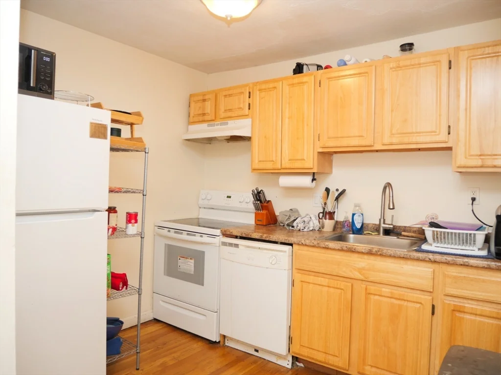 2 bed, 1 bath apartment for rent at 1027 Commonwealth Ave Unit 27, Allston — photo 1 of 6