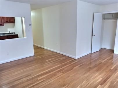Studio bed, 1 bath apartment for rent at 1027 Commonwealth Ave Unit 28, Allston — photo 3 of 5