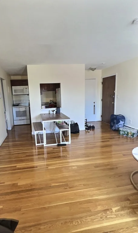 1 bed, 1 bath apartment for rent at 1027 Commonwealth Ave Unit 32, Allston — photo 4 of 8