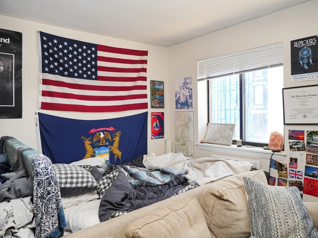 Studio bed, 1 bath apartment for rent at 1027 Commonwealth Ave Unit 33, Allston — photo 2 of 4
