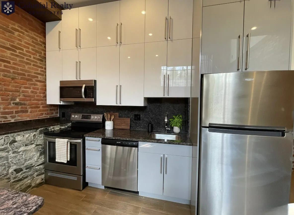 1 bed, 1 bath apartment for rent at 1028 Commonwealth Ave Unit 101, North Brookline — photo 7 of 7