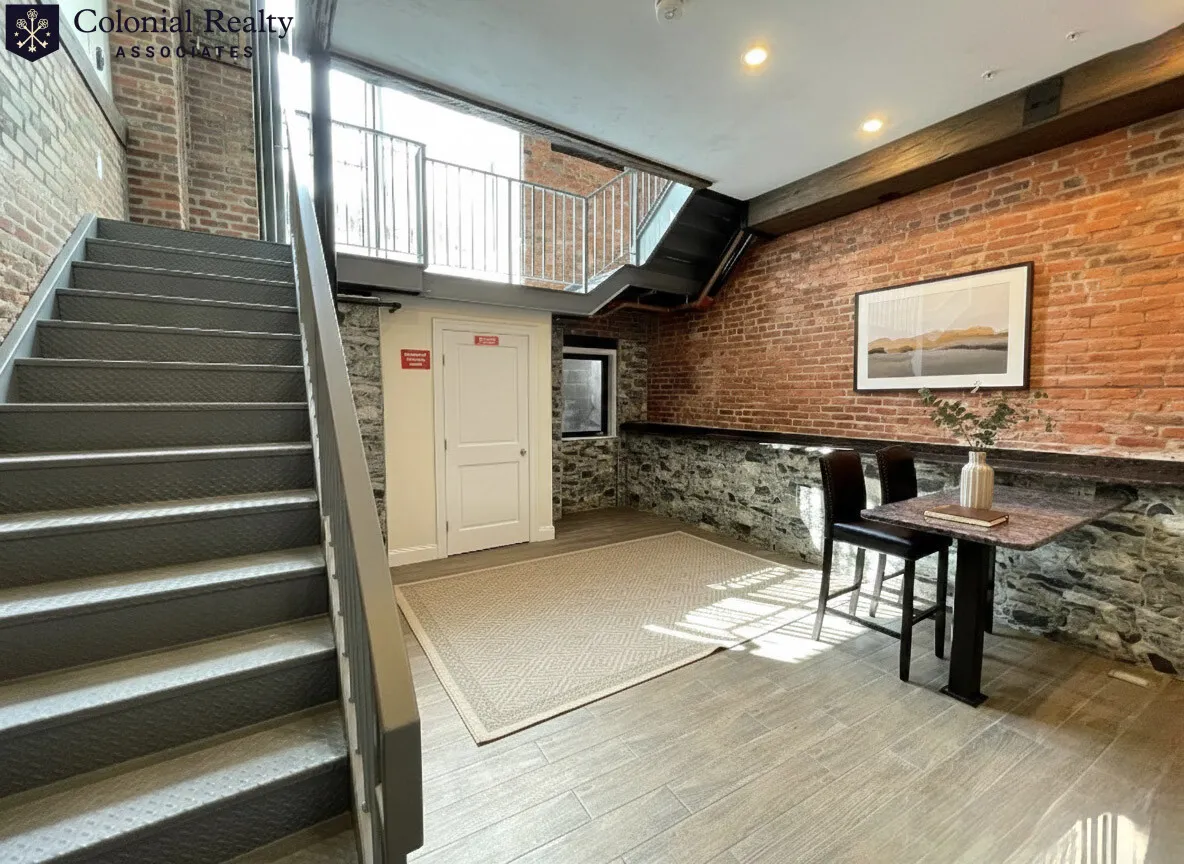 1 bed, 1 bath apartment for rent at 1028 Commonwealth Ave Unit 101, North Brookline — photo 3 of 7