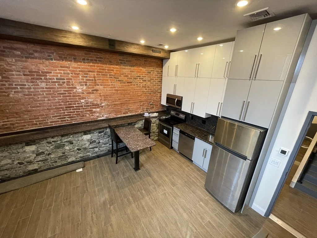 1 bed, 1 bath apartment for rent at 1028 Commonwealth Ave Unit 102, Coolidge Corner — photo 4 of 11