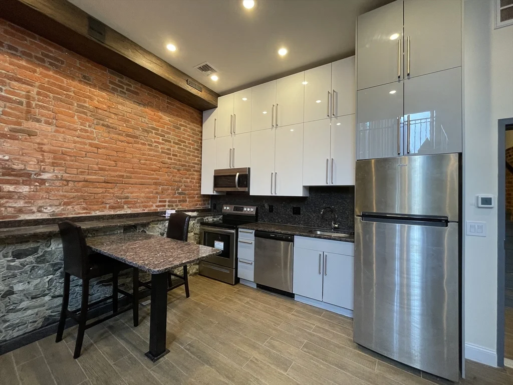1 bed, 1 bath apartment for rent at 1028 Commonwealth Ave Unit 102, Coolidge Corner — photo 3 of 11