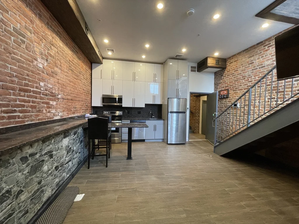1 bed, 1 bath apartment for rent at 1028 Commonwealth Ave Unit 102, Coolidge Corner — photo 2 of 11