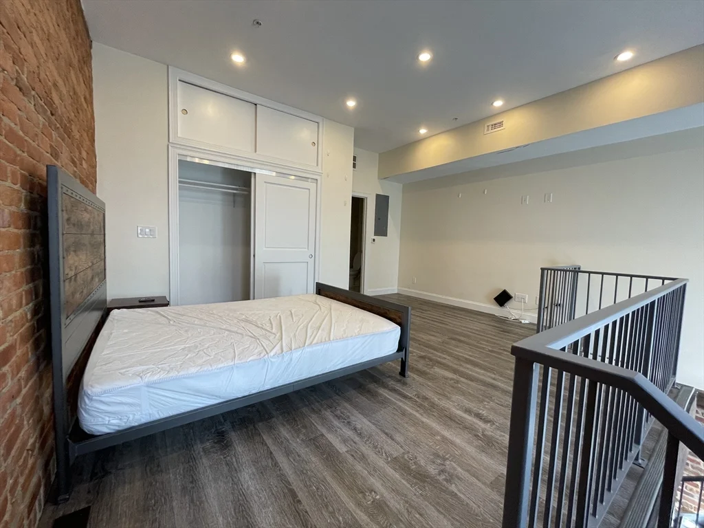 1 bed, 1 bath apartment for rent at 1028 Commonwealth Ave Unit 102, Coolidge Corner — photo 6 of 11