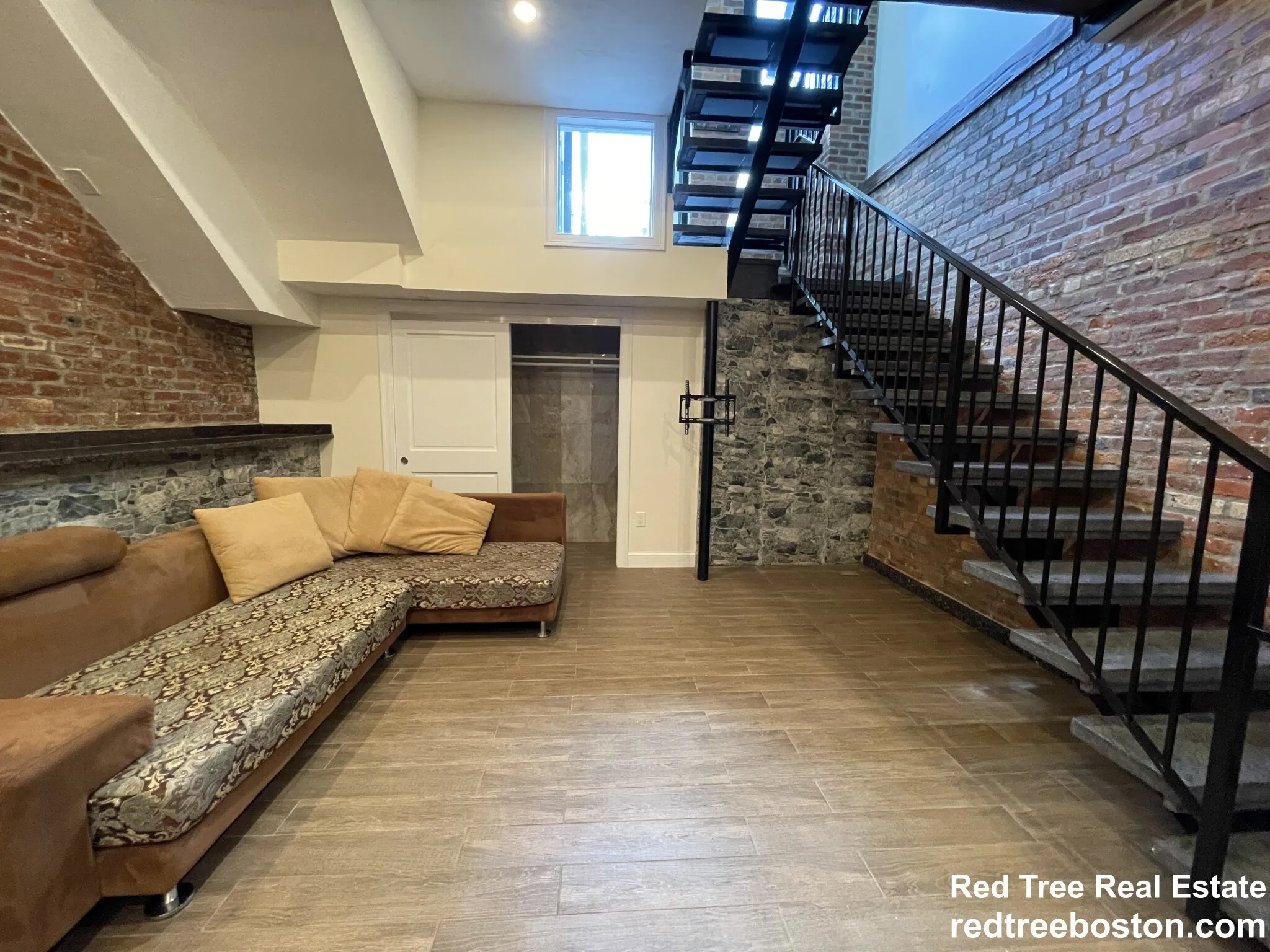 1 bed, 1 bath apartment for rent at 1028 Commonwealth Ave Unit 103, Coolidge Corner — photo 3 of 17