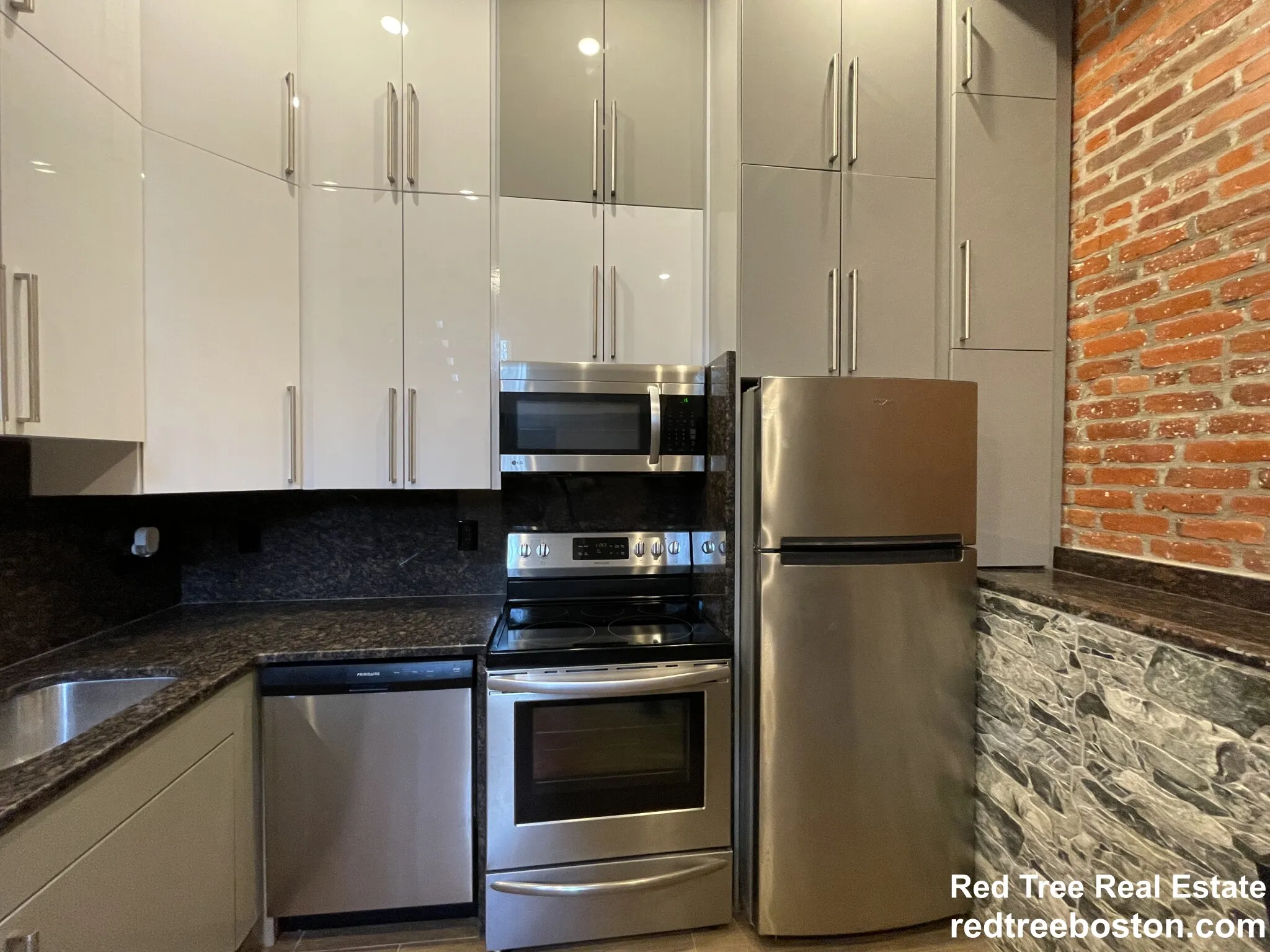 1 bed, 1 bath apartment for rent at 1028 Commonwealth Ave Unit 103, Coolidge Corner — photo 5 of 17