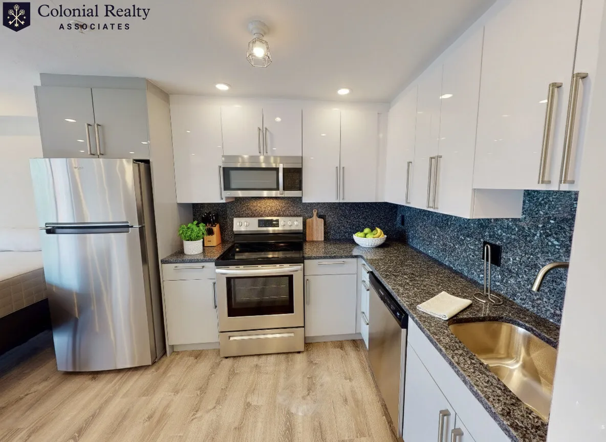 Studio bed, 1 bath apartment for rent at 1028 Commonwealth Ave Unit 201, North Brookline — photo 3 of 6