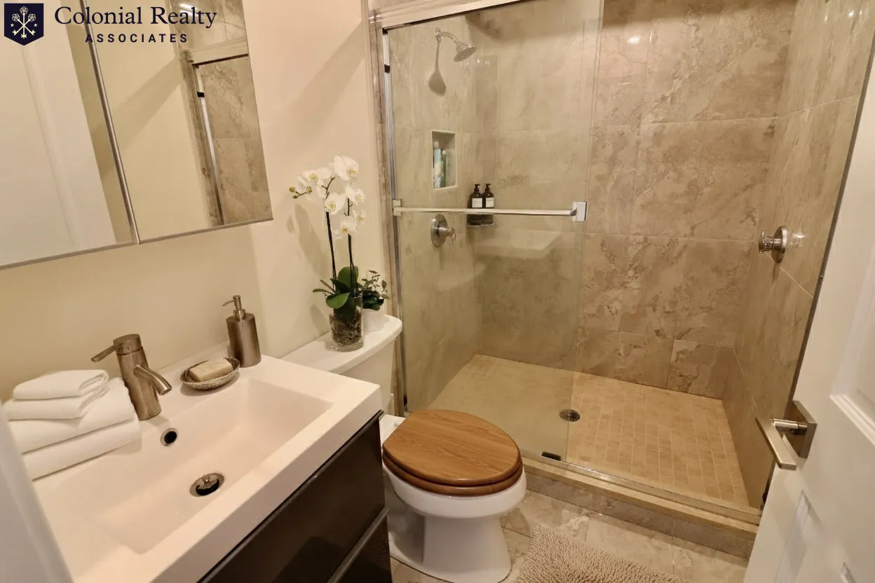 Studio bed, 1 bath apartment for rent at 1028 Commonwealth Ave Unit 202, North Brookline — photo 3 of 10