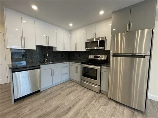 Studio bed, 1 bath apartment for rent at 1028 Commonwealth Ave Unit 204, Coolidge Corner — photo 1 of 4