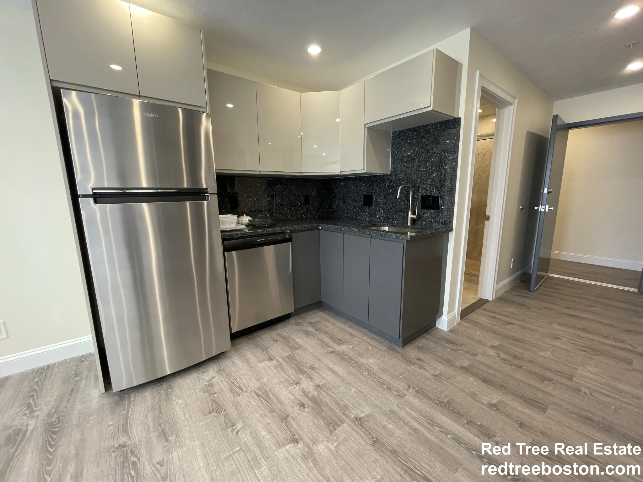 Studio bed, 1 bath apartment for rent at 1028 Commonwealth Ave Unit 206, North Brookline — photo 5 of 19