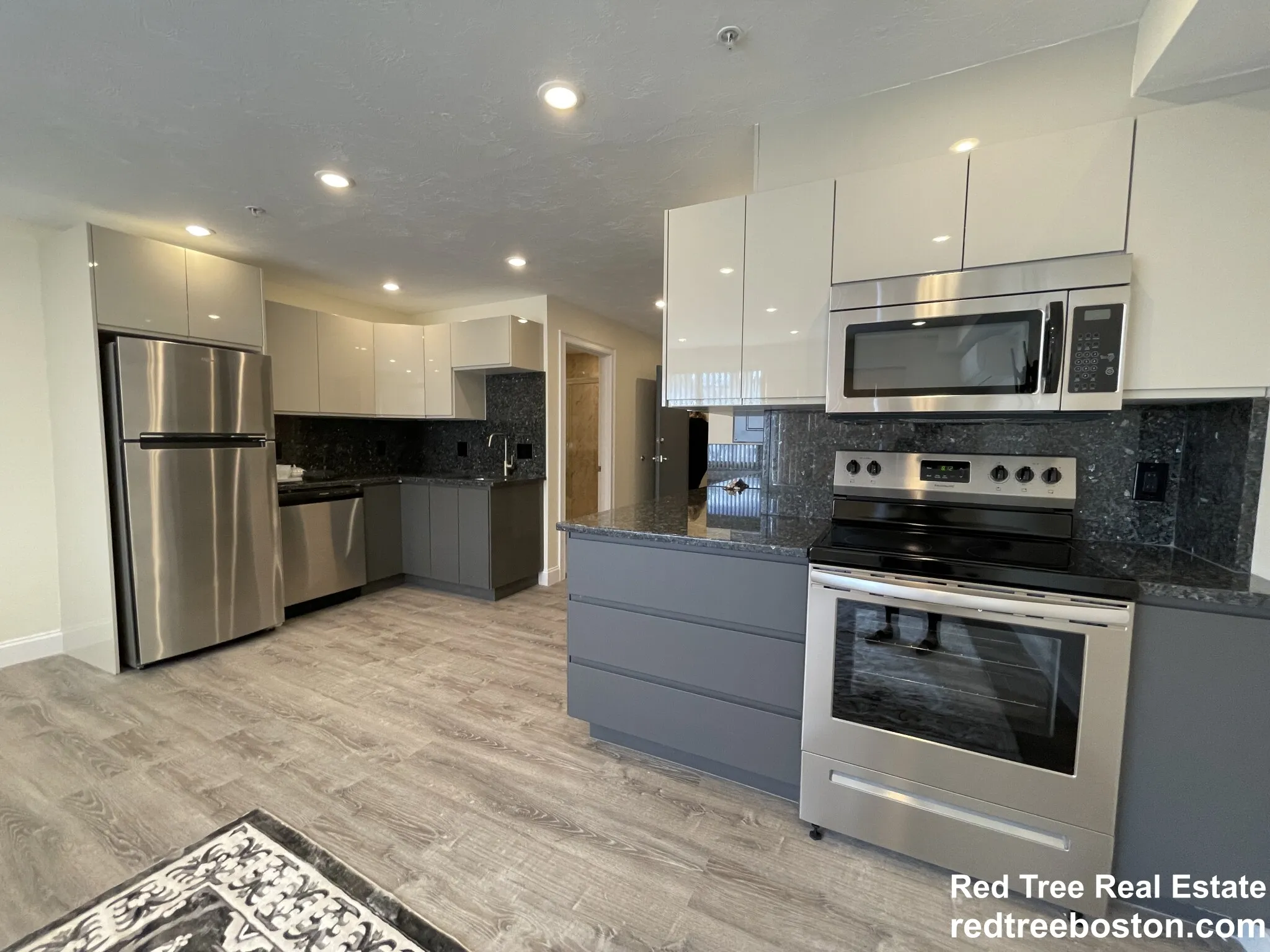 Studio bed, 1 bath apartment for rent at 1028 Commonwealth Ave Unit 206, North Brookline — photo 2 of 19