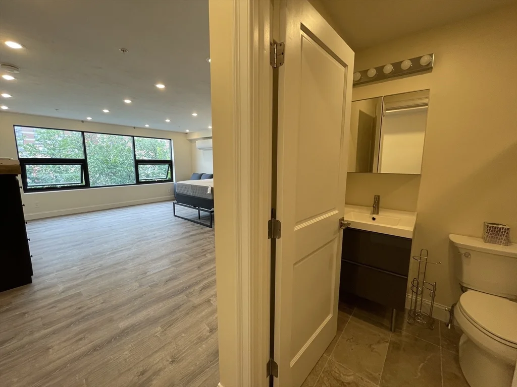 Studio bed, 1 bath apartment for rent at 1028 Commonwealth Ave Unit 305, Coolidge Corner — photo 7 of 12