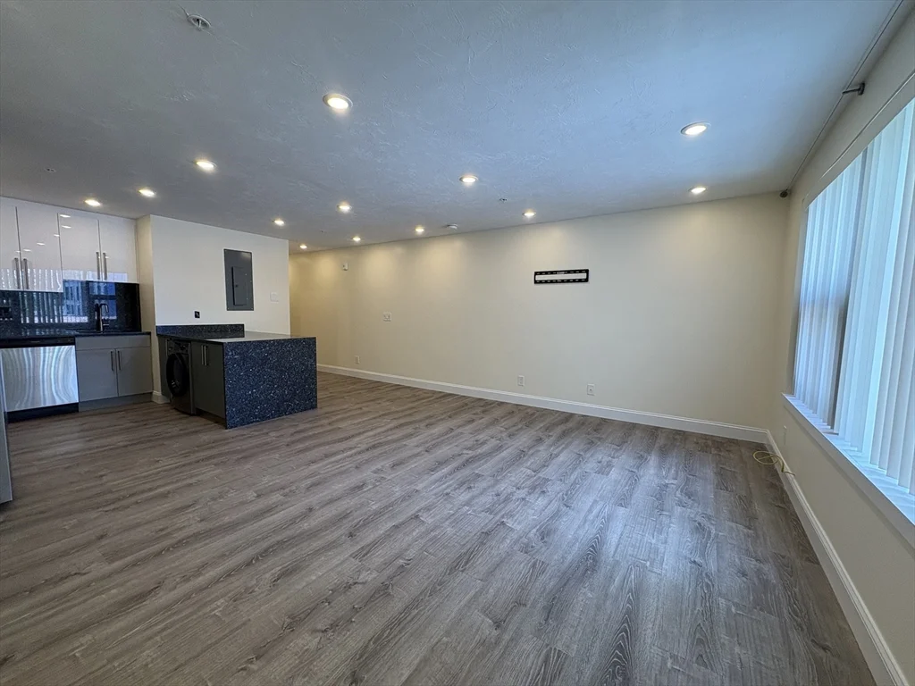 Studio bed, 1 bath apartment for rent at 1028 Commonwealth Ave Unit 305, Coolidge Corner — photo 9 of 12