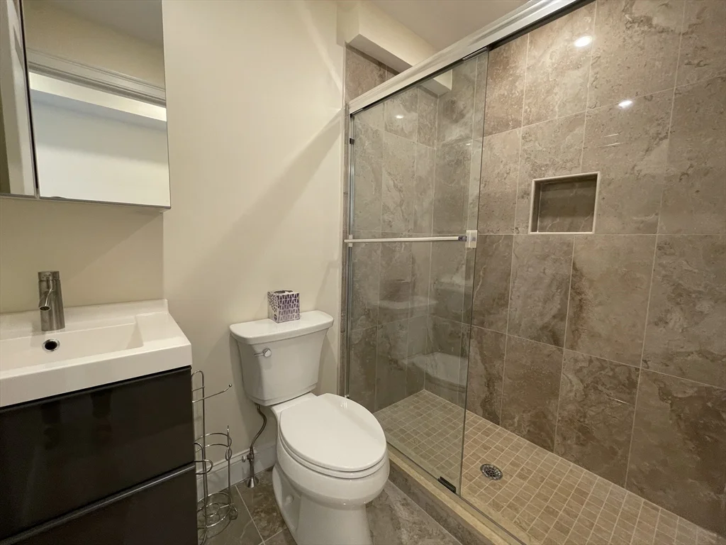 Studio bed, 1 bath apartment for rent at 1028 Commonwealth Ave Unit 305, Coolidge Corner — photo 8 of 12