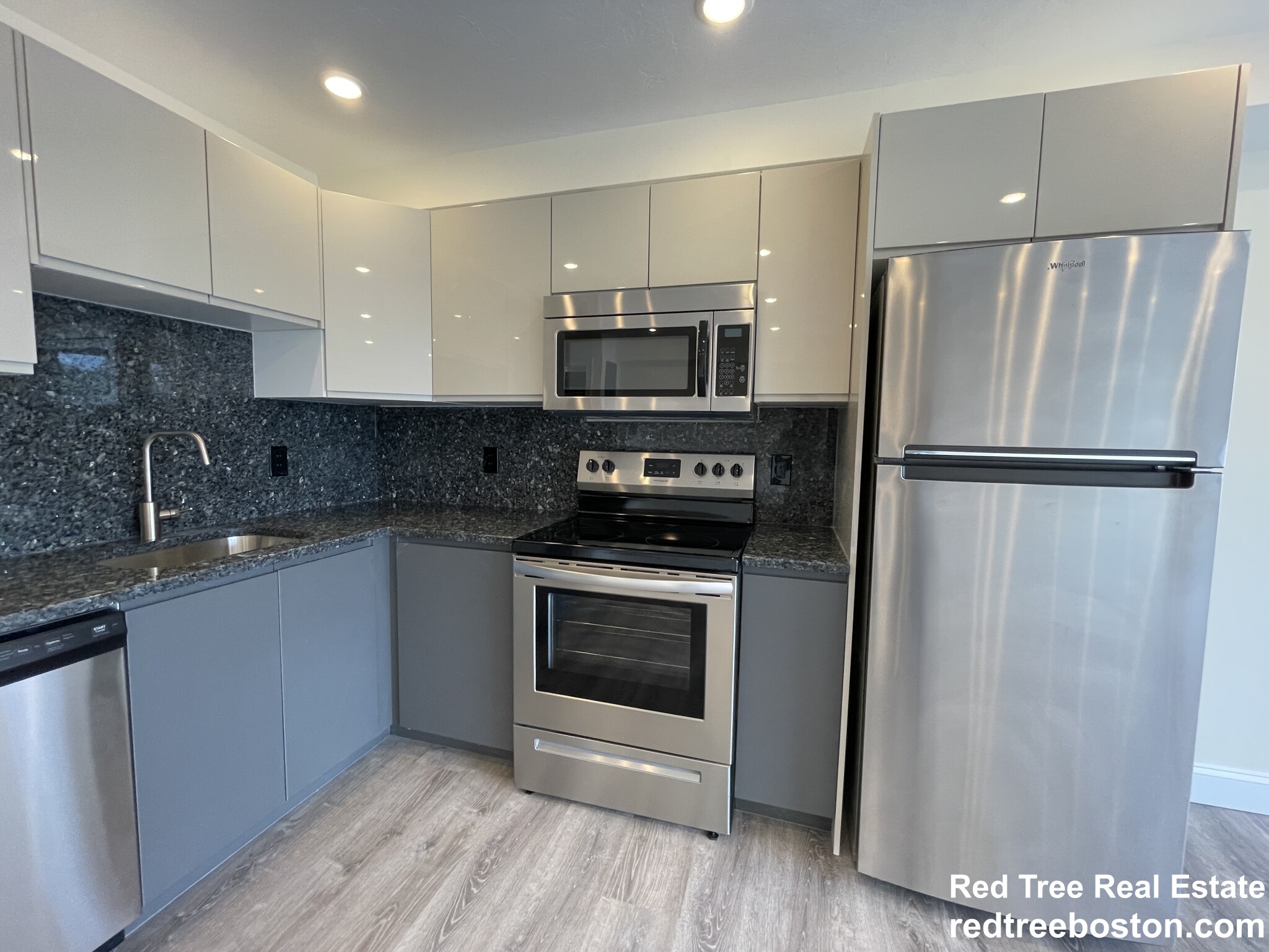 Studio bed, 1 bath apartment for rent at 1028 Commonwealth Ave Unit 306, Boston — photo 1 of 17