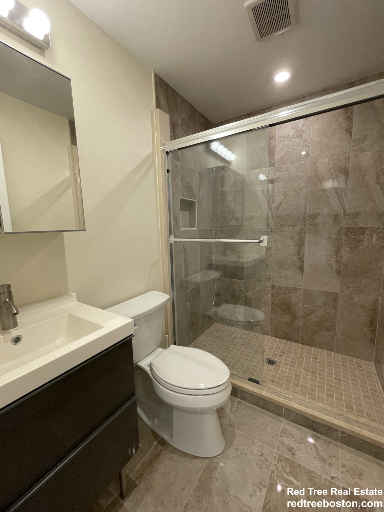 1 bed, 2 bath apartment for rent at 1028 Commonwealth Ave Unit 403, Boston — photo 13 of 26