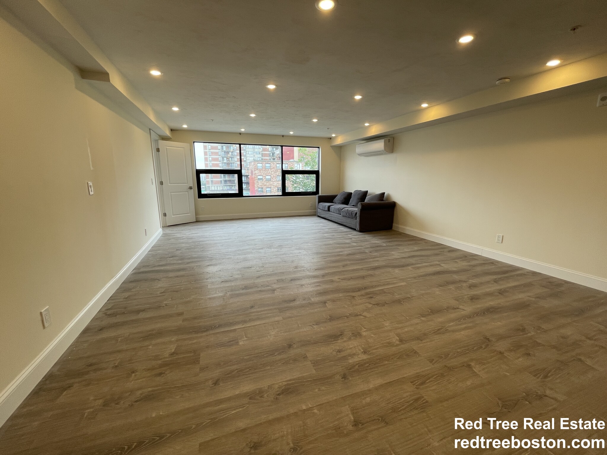1 bed, 2 bath apartment for rent at 1028 Commonwealth Ave Unit 403, Boston — photo 19 of 26