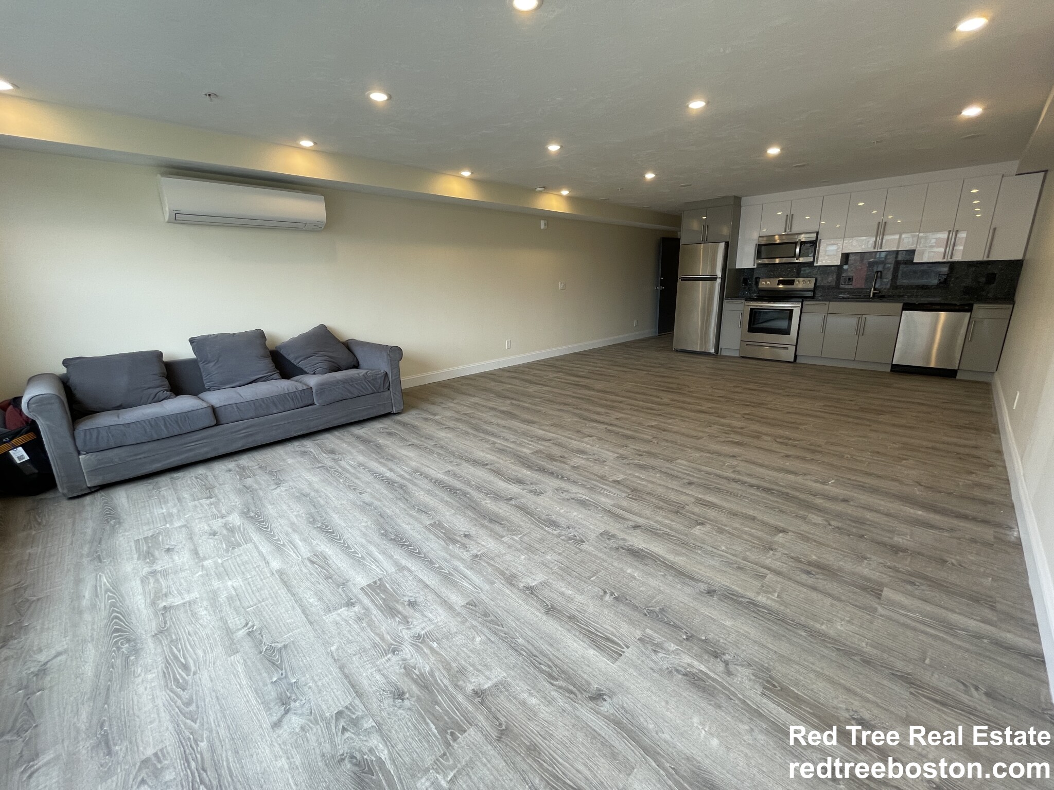 1 bed, 2 bath apartment for rent at 1028 Commonwealth Ave Unit 403, Boston — photo 9 of 26