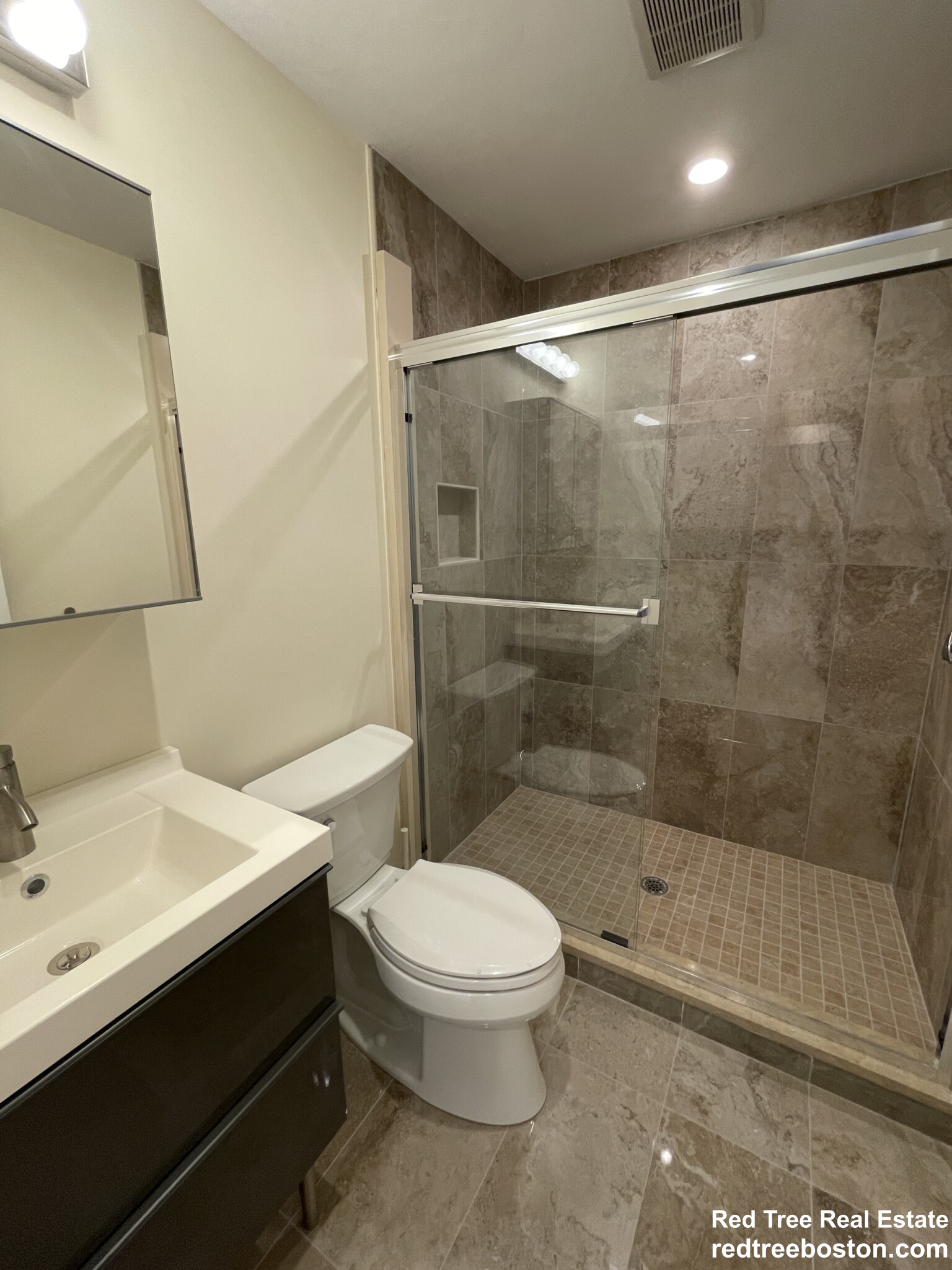 1 bed, 2 bath apartment for rent at 1028 Commonwealth Ave Unit 403, Boston — photo 15 of 26