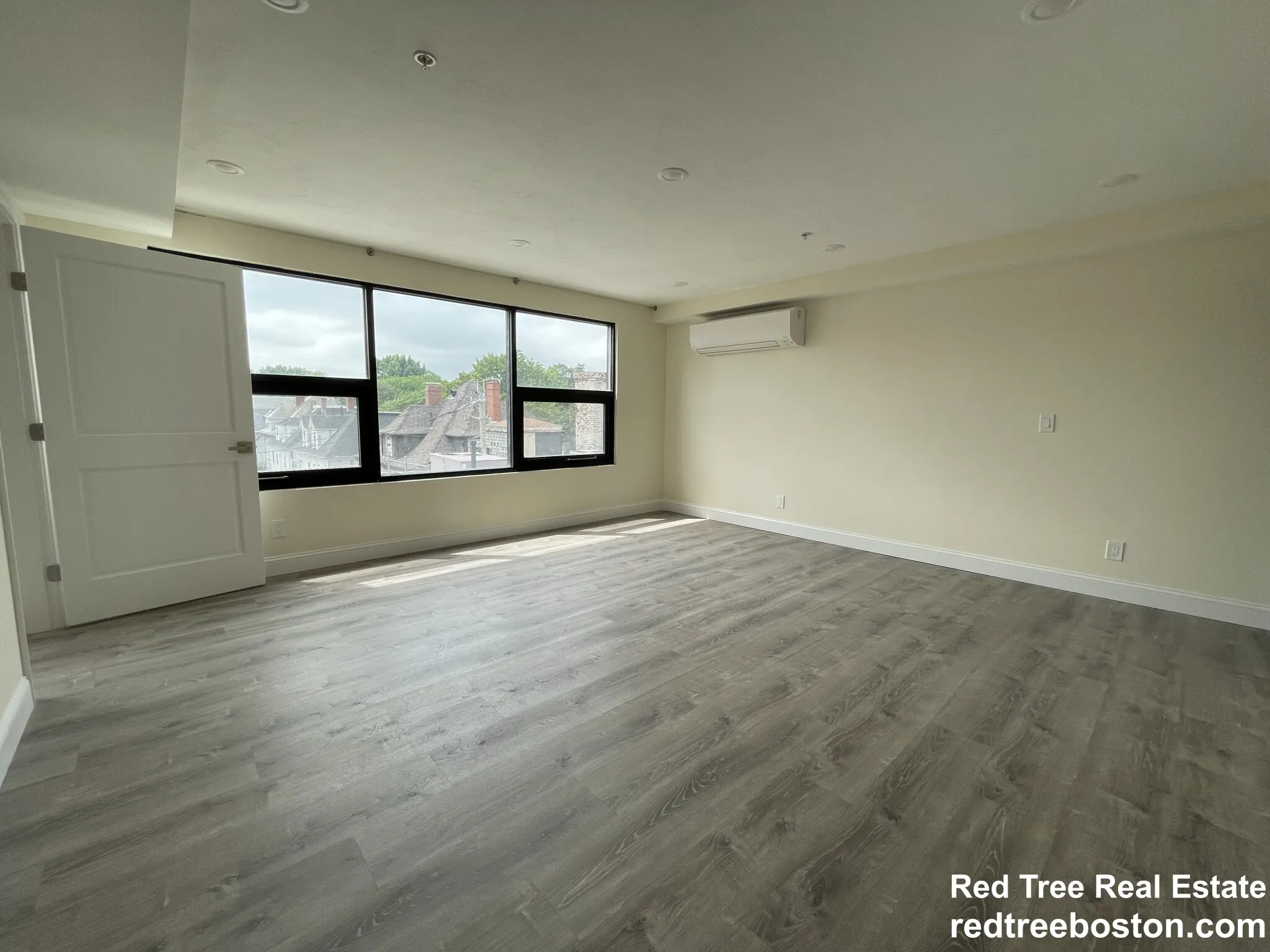 Studio bed, 1 bath apartment for rent at 1028 Commonwealth Ave Unit 404, North Brookline — photo 15 of 28