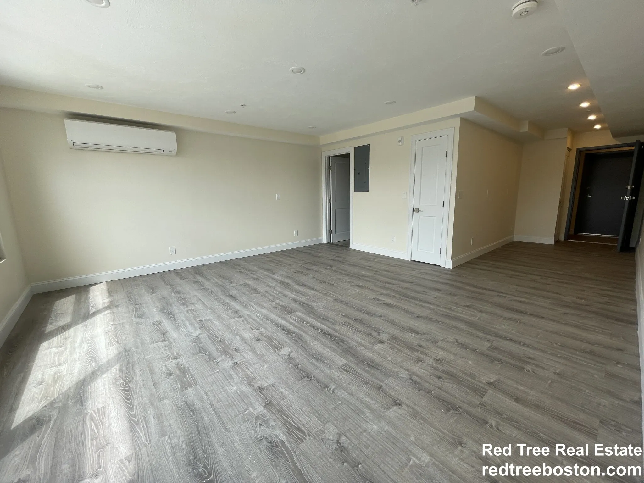 Studio bed, 1 bath apartment for rent at 1028 Commonwealth Ave Unit 404, North Brookline — photo 16 of 28