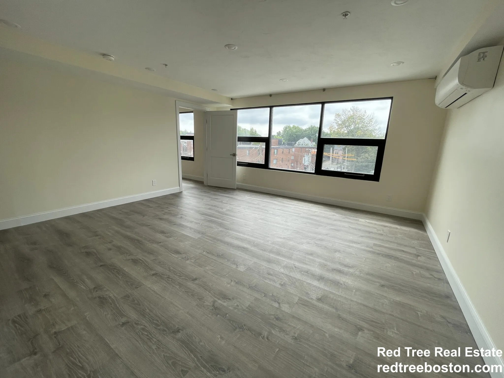 Studio bed, 1 bath apartment for rent at 1028 Commonwealth Ave Unit 404, North Brookline — photo 21 of 28