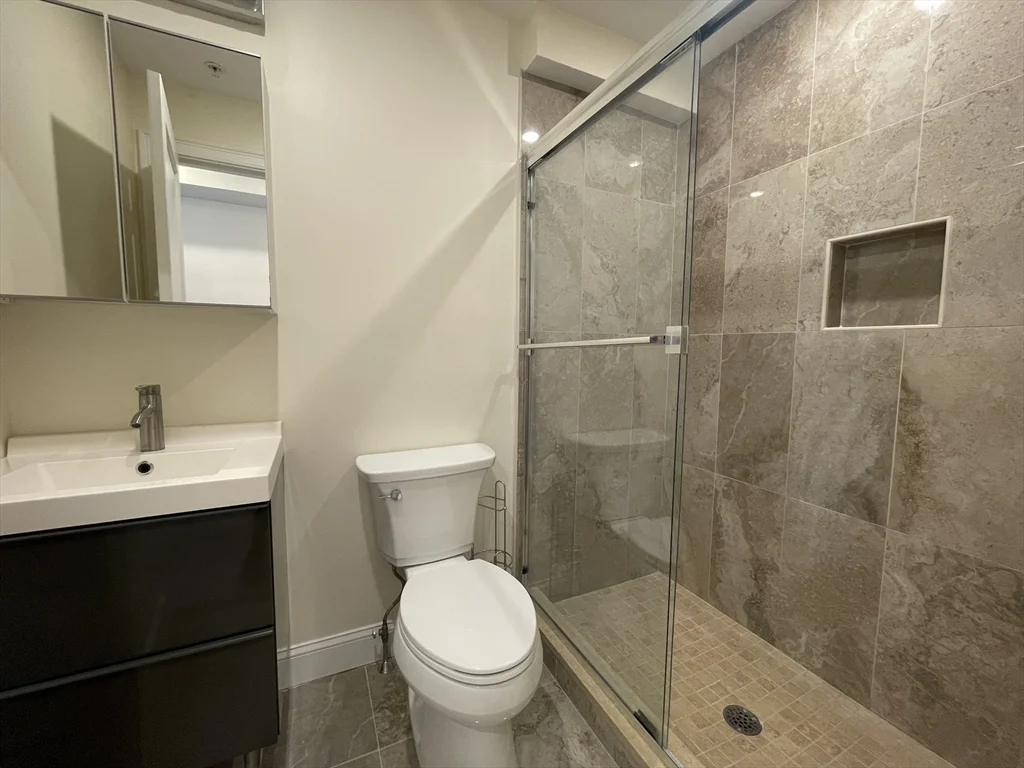 Studio bed, 1 bath apartment for rent at 1028 Commonwealth Ave Unit 405, Coolidge Corner — photo 8 of 8