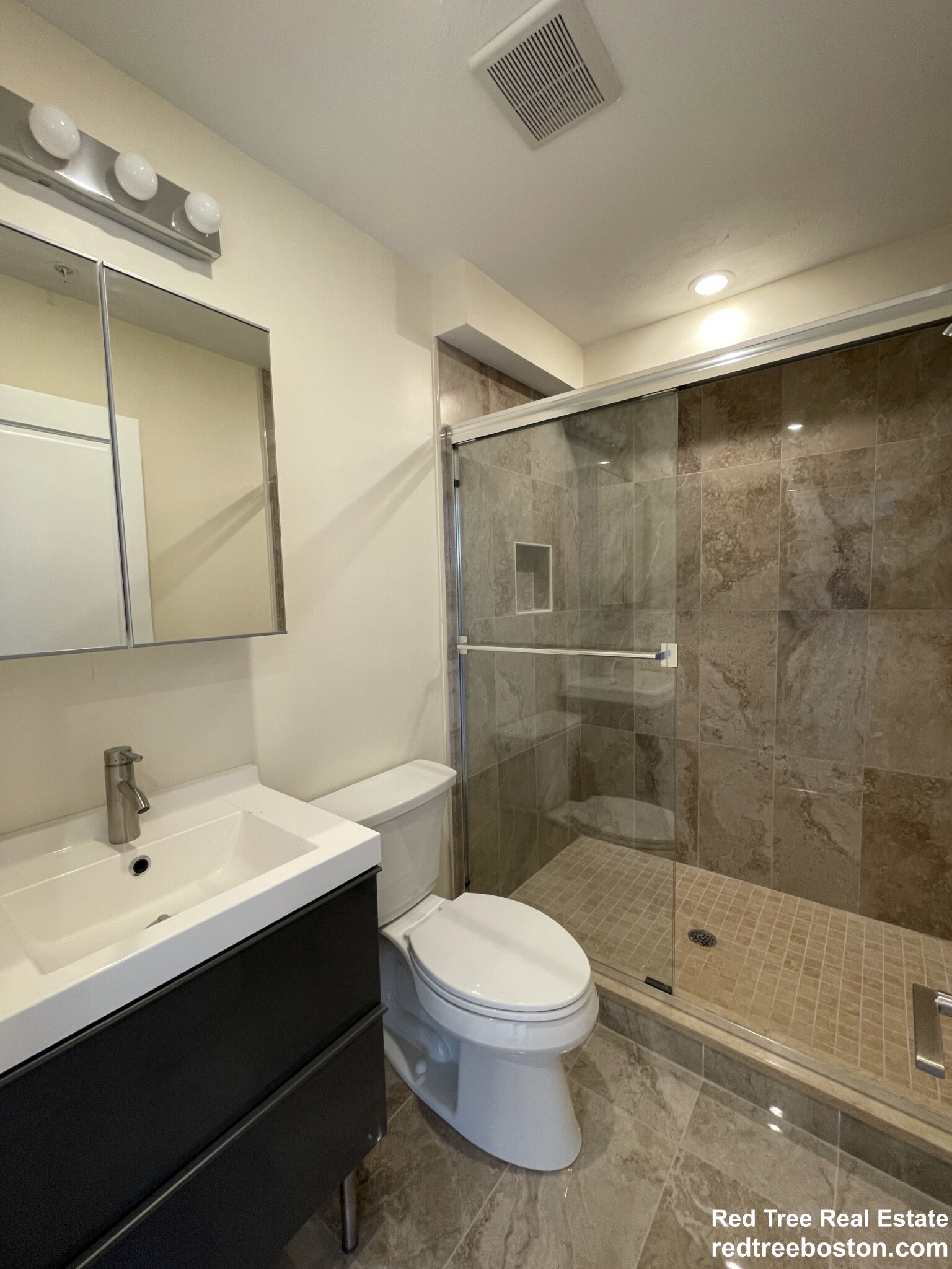 Studio bed, 1 bath apartment for rent at 1028 Commonwealth Ave Unit 406, Boston — photo 7 of 17