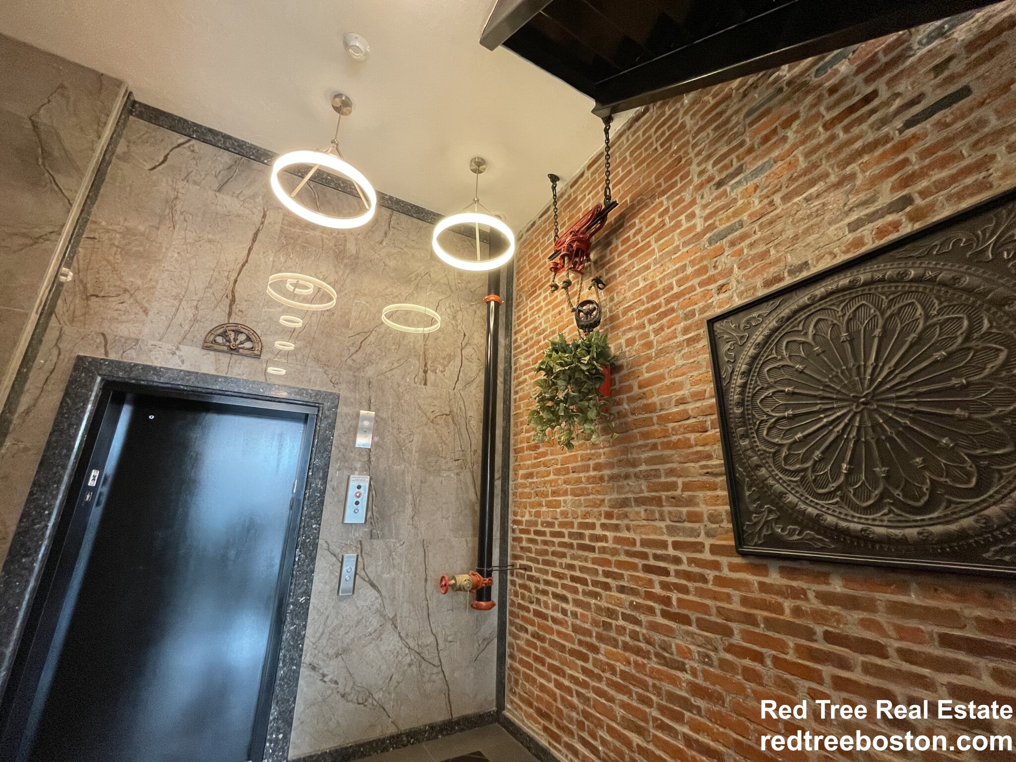 Studio bed, 1 bath apartment for rent at 1028 Commonwealth Ave Unit 406, Boston — photo 13 of 17