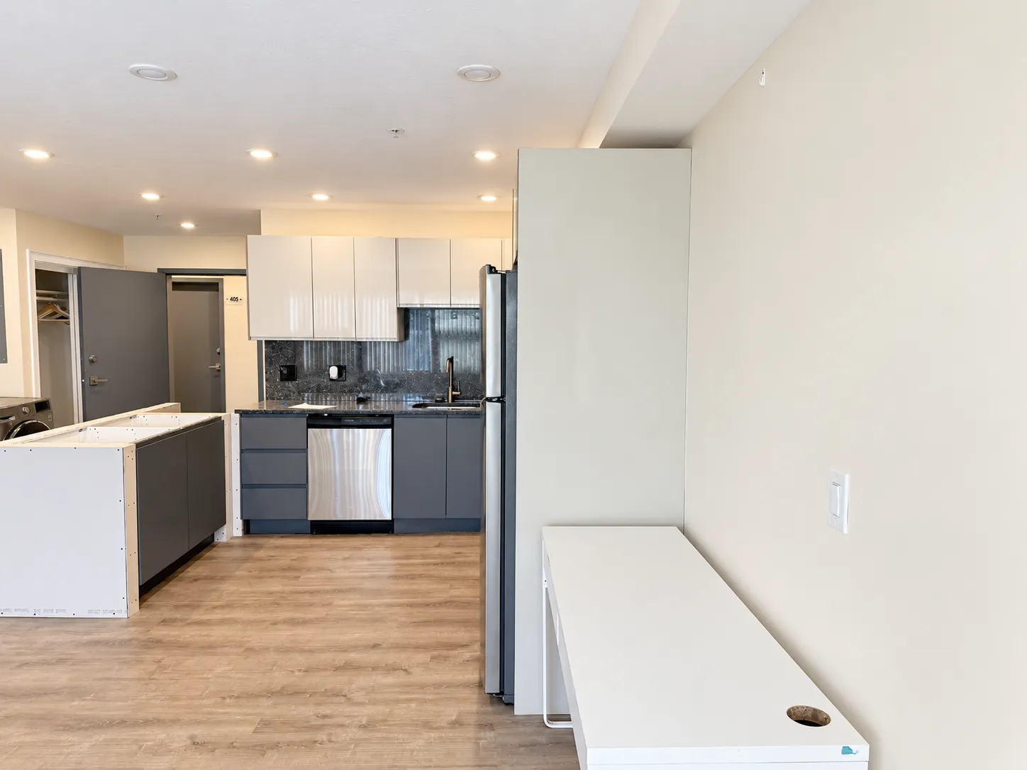Studio bed, 1 bath apartment for rent at 1028 Commonwealth Ave Unit 406, North Brookline — photo 6 of 17
