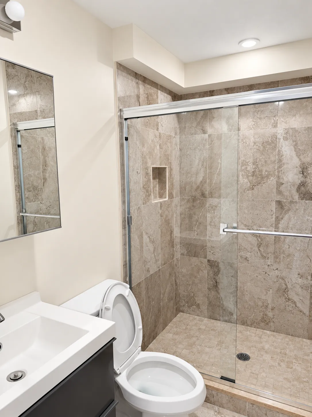 Studio bed, 1 bath apartment for rent at 1028 Commonwealth Ave Unit 406, North Brookline — photo 4 of 17